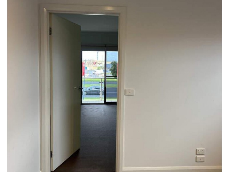 240 Station Road, Cairnlea VIC 3023