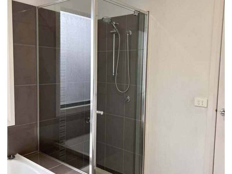 240 Station Road, Cairnlea VIC 3023