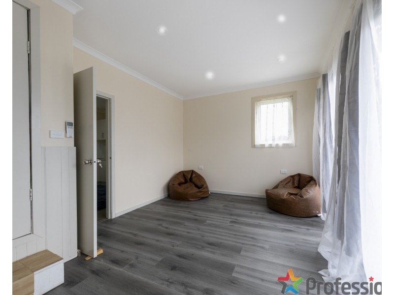 40 Litchfield Way, Taylors Hill VIC 3037