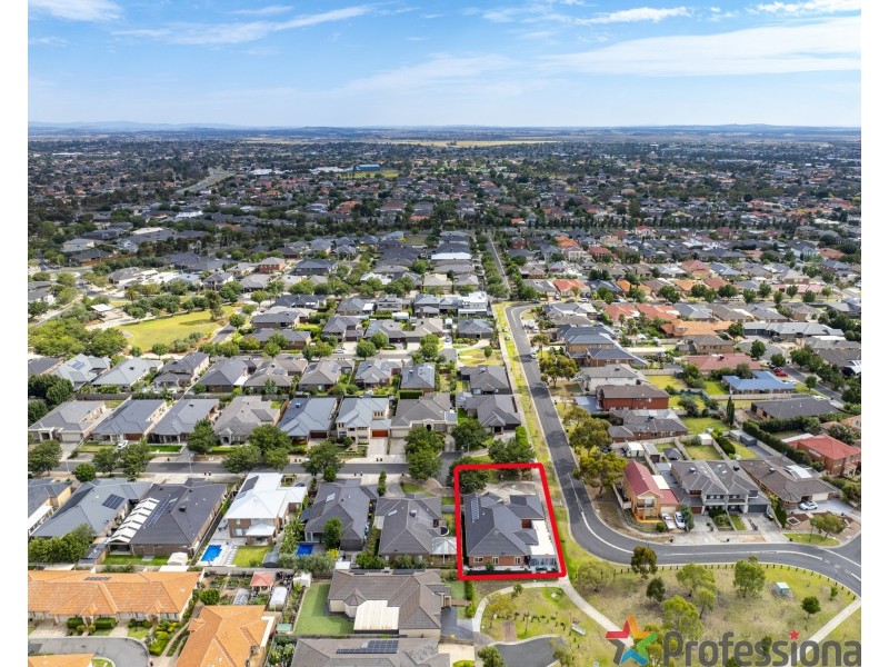 40 Litchfield Way, Taylors Hill VIC 3037