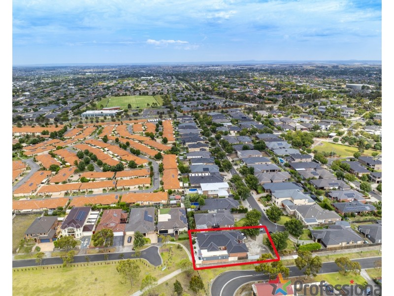 40 Litchfield Way, Taylors Hill VIC 3037