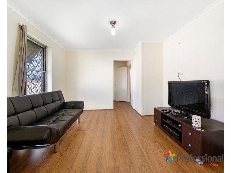 14 Barnes Crescent, Sunshine West VIC 3020