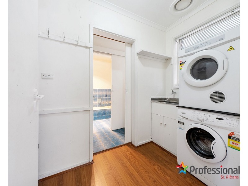 14 Barnes Crescent, Sunshine West VIC 3020