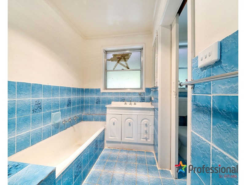 14 Barnes Crescent, Sunshine West VIC 3020