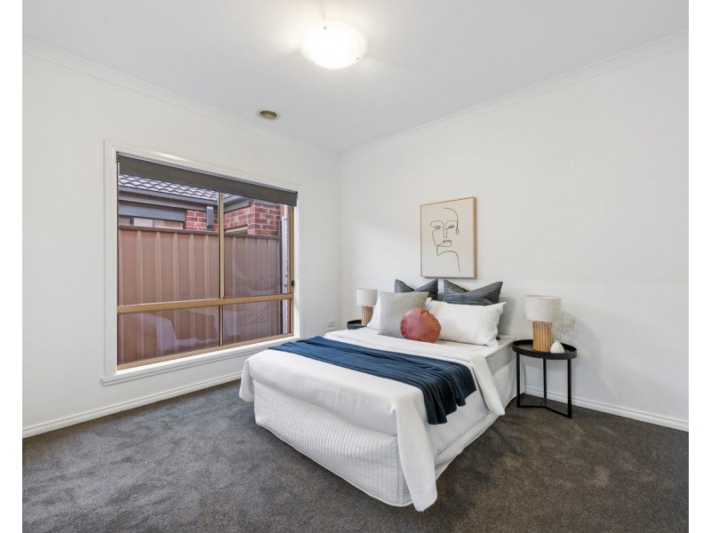 1 Waterside Drive, Burnside Heights VIC 3023