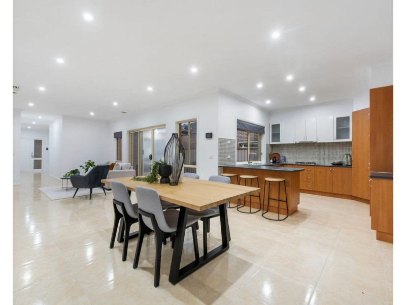 1 Waterside Drive, Burnside Heights VIC 3023