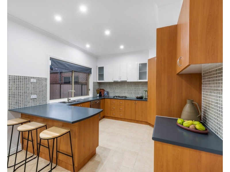 1 Waterside Drive, Burnside Heights VIC 3023