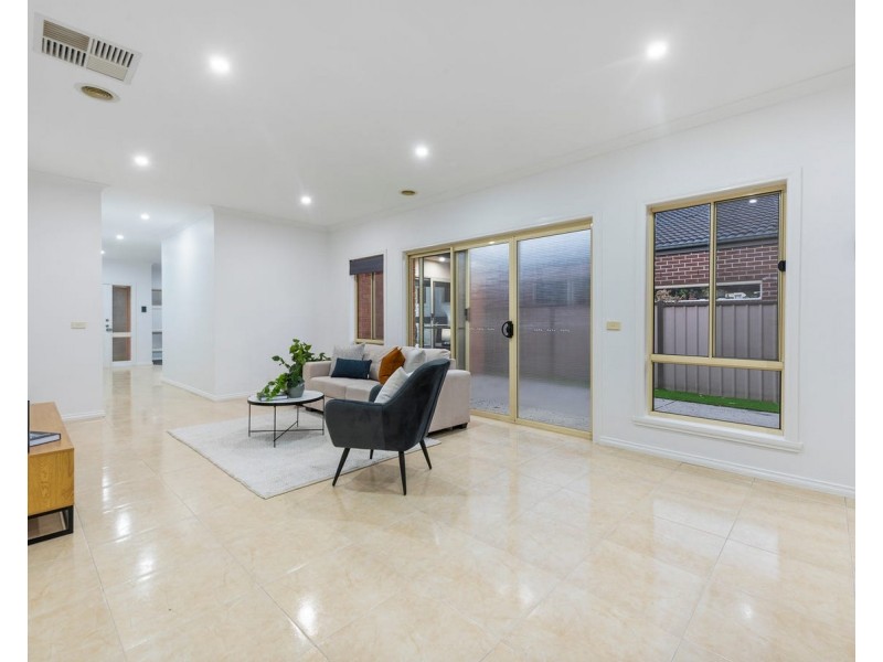 1 Waterside Drive, Burnside Heights VIC 3023