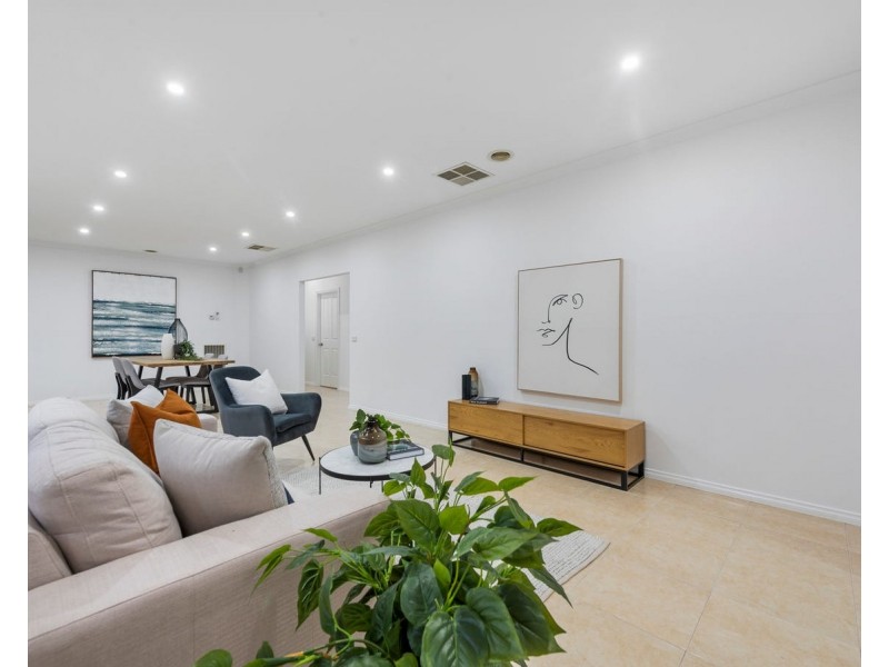 1 Waterside Drive, Burnside Heights VIC 3023