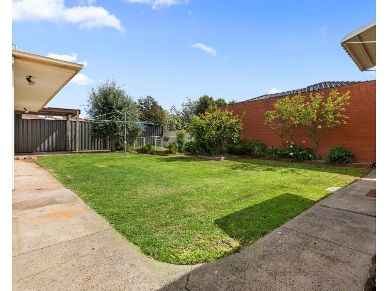 3 Lois Street, St Albans VIC 3021