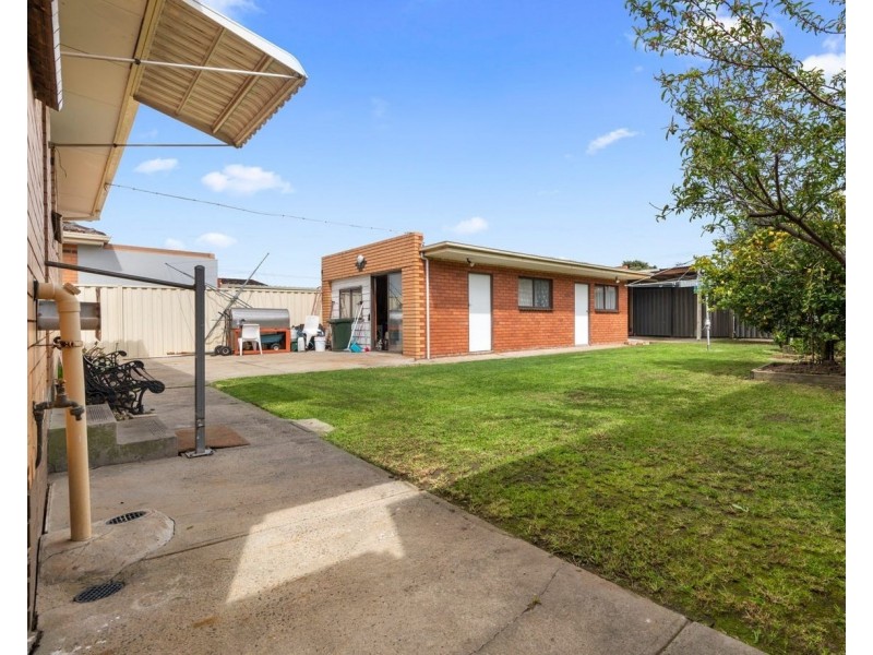 3 Lois Street, St Albans VIC 3021