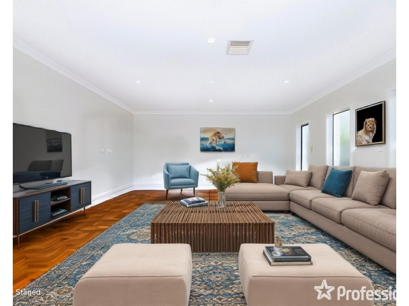 26 Narooma Avenue, Burnside VIC 3023