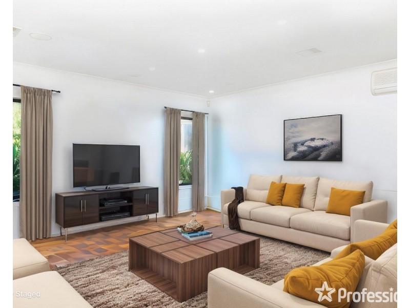 26 Narooma Avenue, Burnside VIC 3023