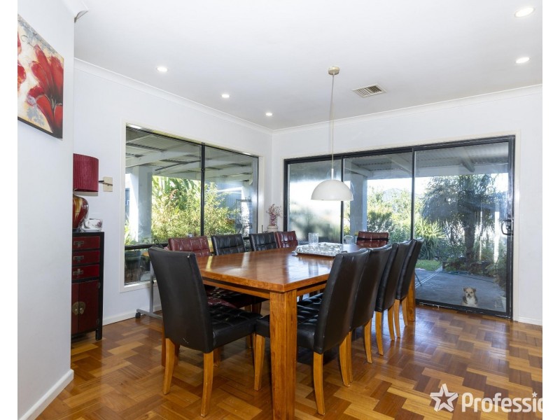 26 Narooma Avenue, Burnside VIC 3023