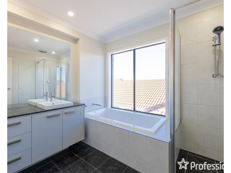 26 Narooma Avenue, Burnside VIC 3023