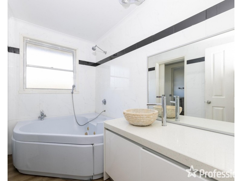 53 sharland rd, Corio VIC 3214