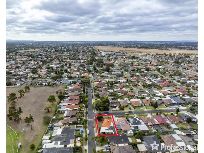 15 Camelia Street, Kings Park VIC 3021