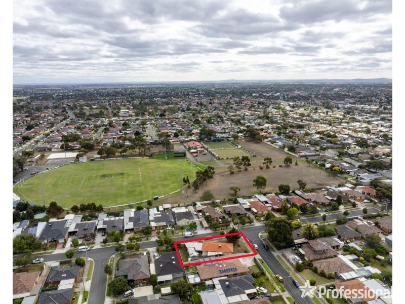 15 Camelia Street, Kings Park VIC 3021