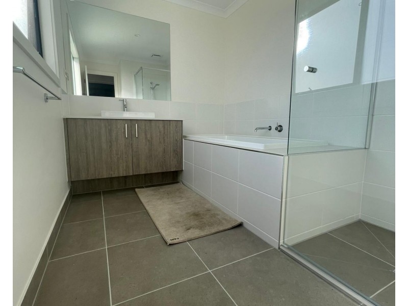 113 Fusion Cct, Cranbourne West VIC 3977