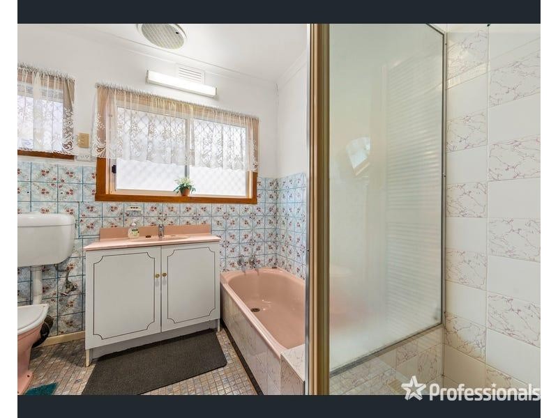 21 Bradley St, Sunshine North VIC 3020