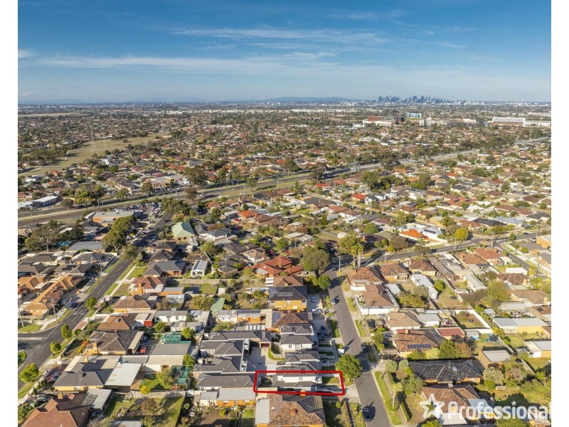 3,4,8/16-18 Curtin street, St Albans VIC 3021