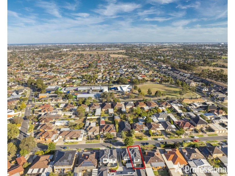 3,4,8/16-18 Curtin street, St Albans VIC 3021