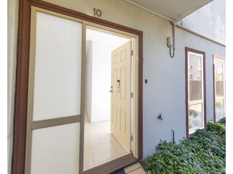 10/2 Mcarthur Avenue, St Albans VIC 3021