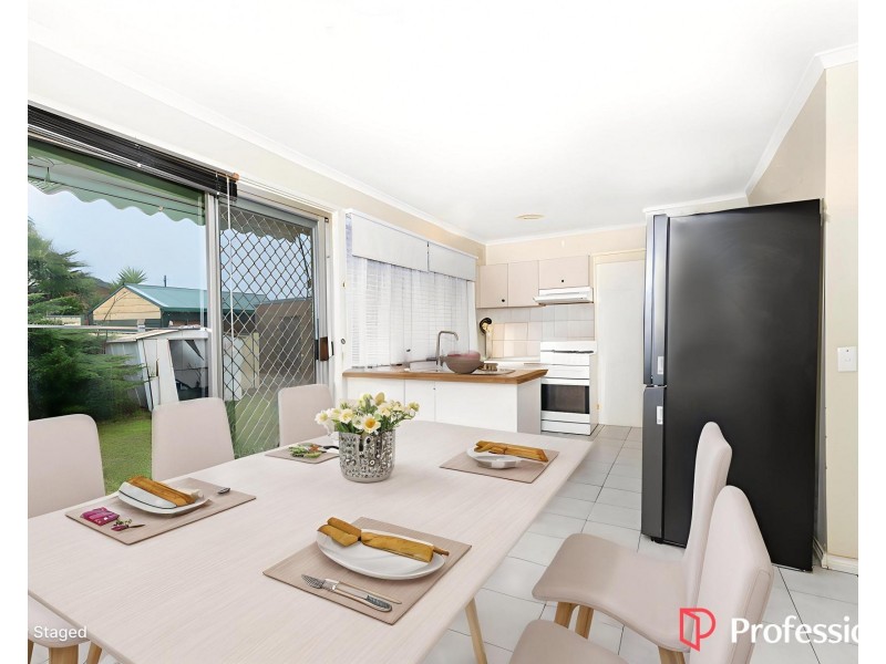 17 Allandale Drive, Deer Park VIC 3023