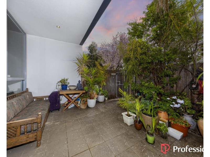 2/46 Eucalyptus Drive, Maidstone VIC 3012