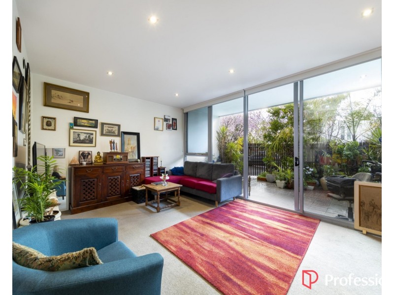 2/46 Eucalyptus Drive, Maidstone VIC 3012