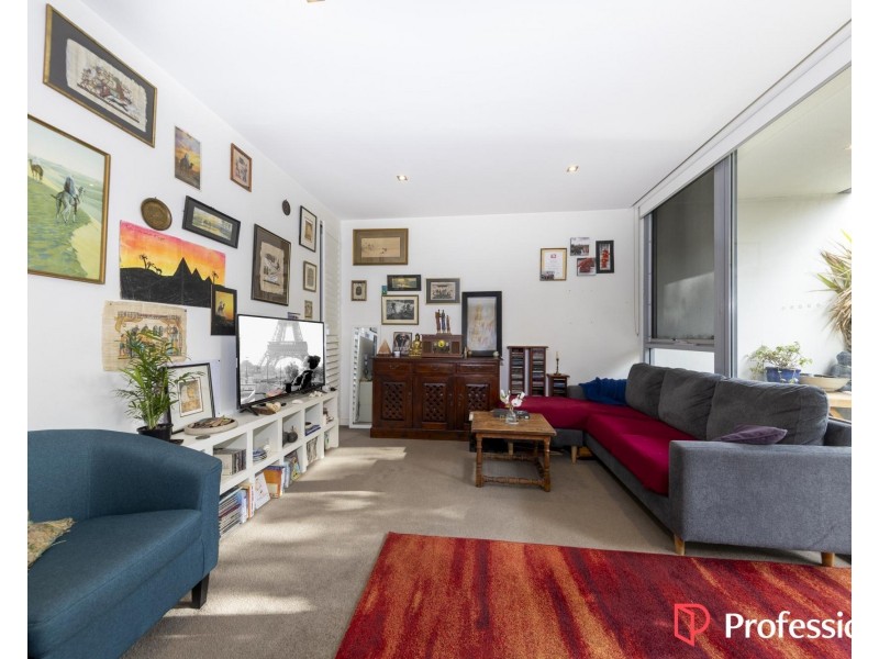 2/46 Eucalyptus Drive, Maidstone VIC 3012