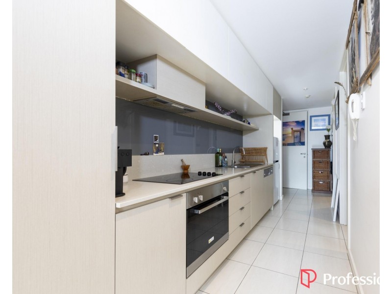2/46 Eucalyptus Drive, Maidstone VIC 3012