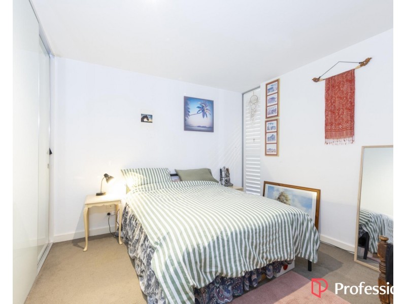 2/46 Eucalyptus Drive, Maidstone VIC 3012