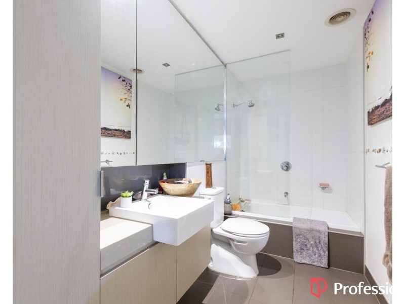 2/46 Eucalyptus Drive, Maidstone VIC 3012