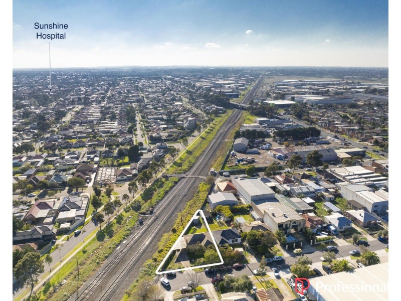 22 Comley Street, Sunshine North VIC 3020