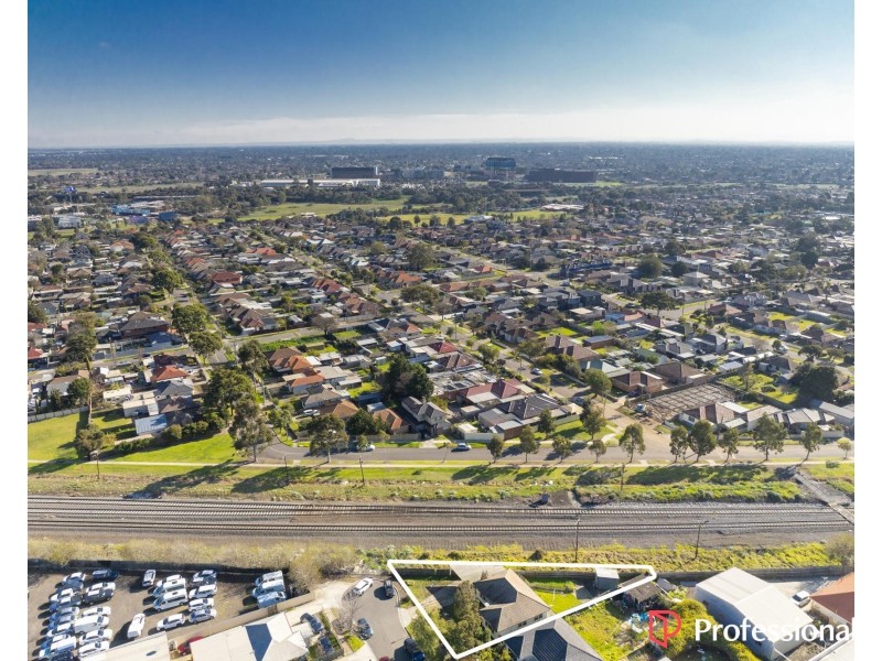 22 Comley Street, Sunshine North VIC 3020