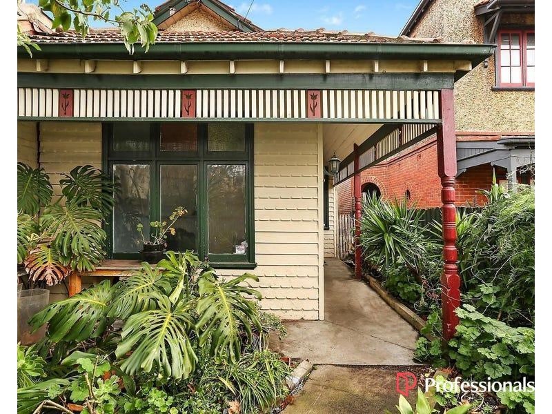 247 Barkly St, St Kilda VIC 3182