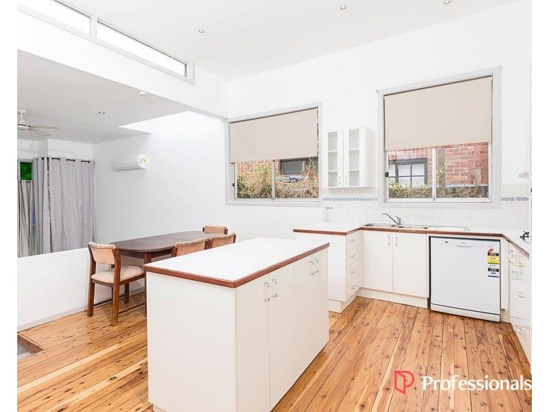 247 Barkly St, St Kilda VIC 3182