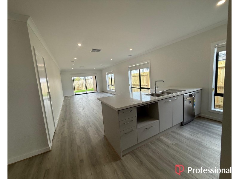 25 Irina Road, Greenvale VIC 3059