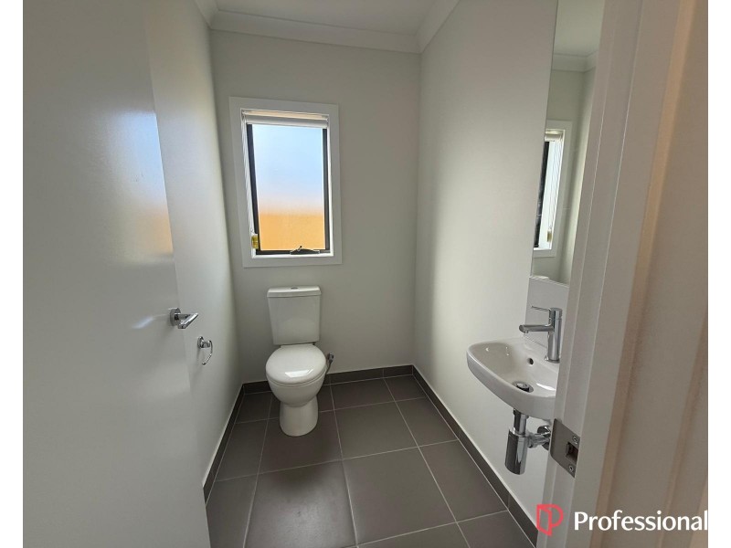 25 Irina Road, Greenvale VIC 3059