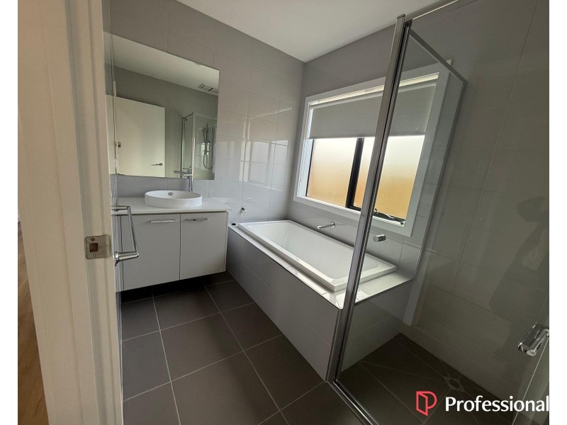 25 Irina Road, Greenvale VIC 3059