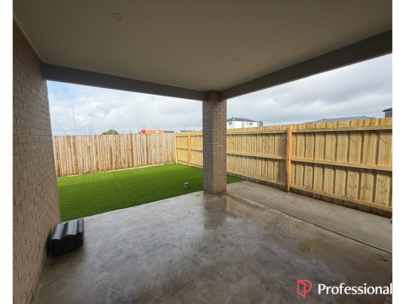 25 Irina Road, Greenvale VIC 3059