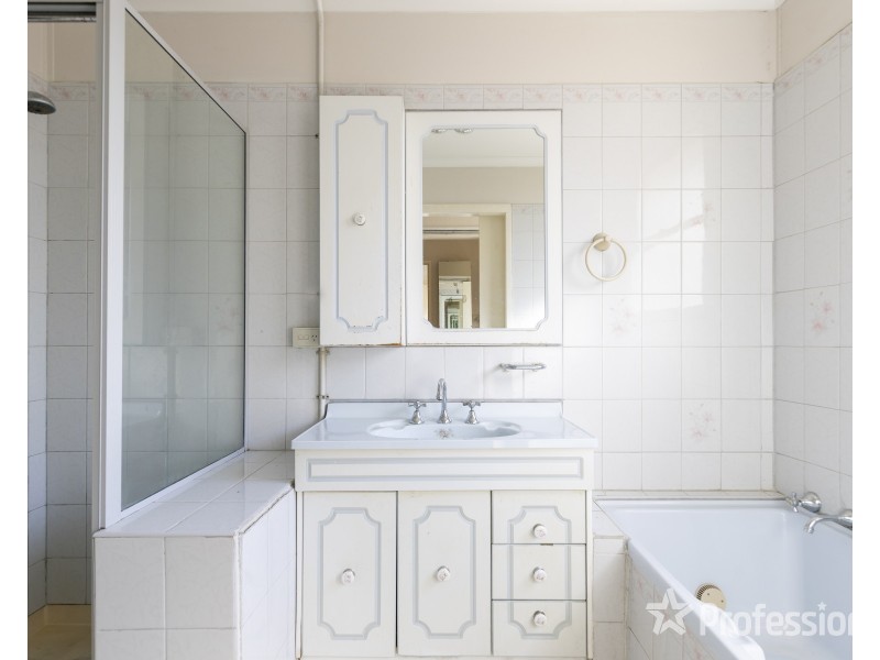 9 Lovell Court, Whittington VIC 3219