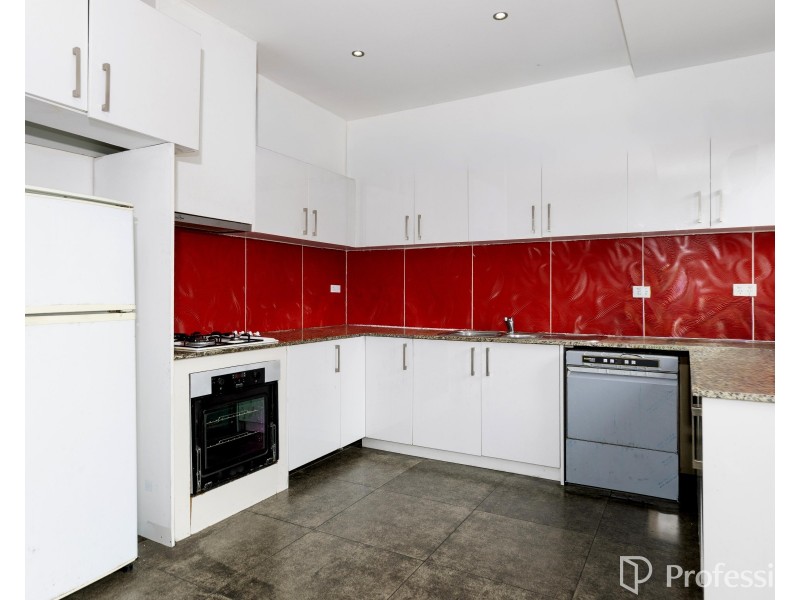 1/28 Churchill Avenue, Maidstone VIC 3012