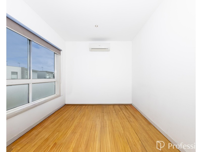 1/28 Churchill Avenue, Maidstone VIC 3012