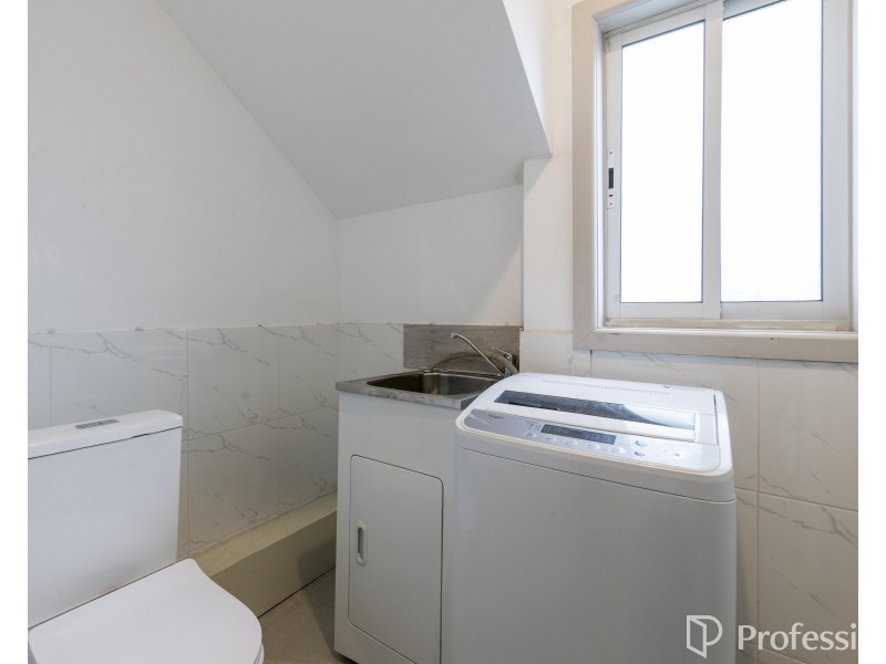 1/28 Churchill Avenue, Maidstone VIC 3012