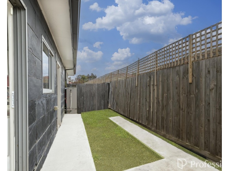 1/28 Churchill Avenue, Maidstone VIC 3012