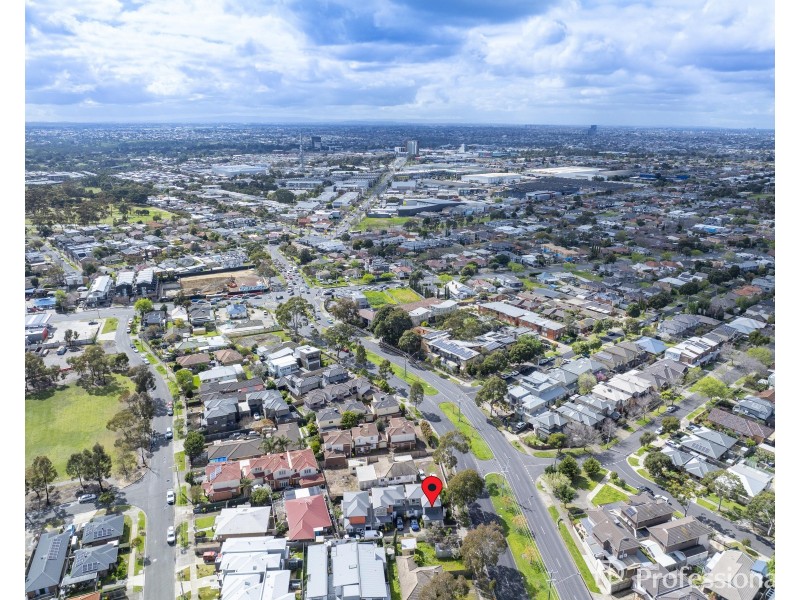 1/28 Churchill Avenue, Maidstone VIC 3012