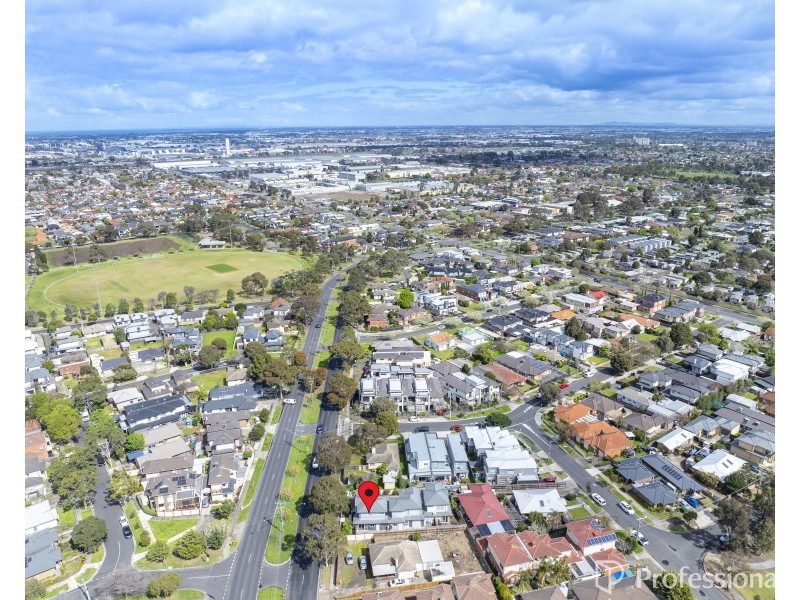 1/28 Churchill Avenue, Maidstone VIC 3012