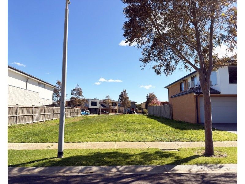 9 Starboard Way, Werribee South VIC 3030